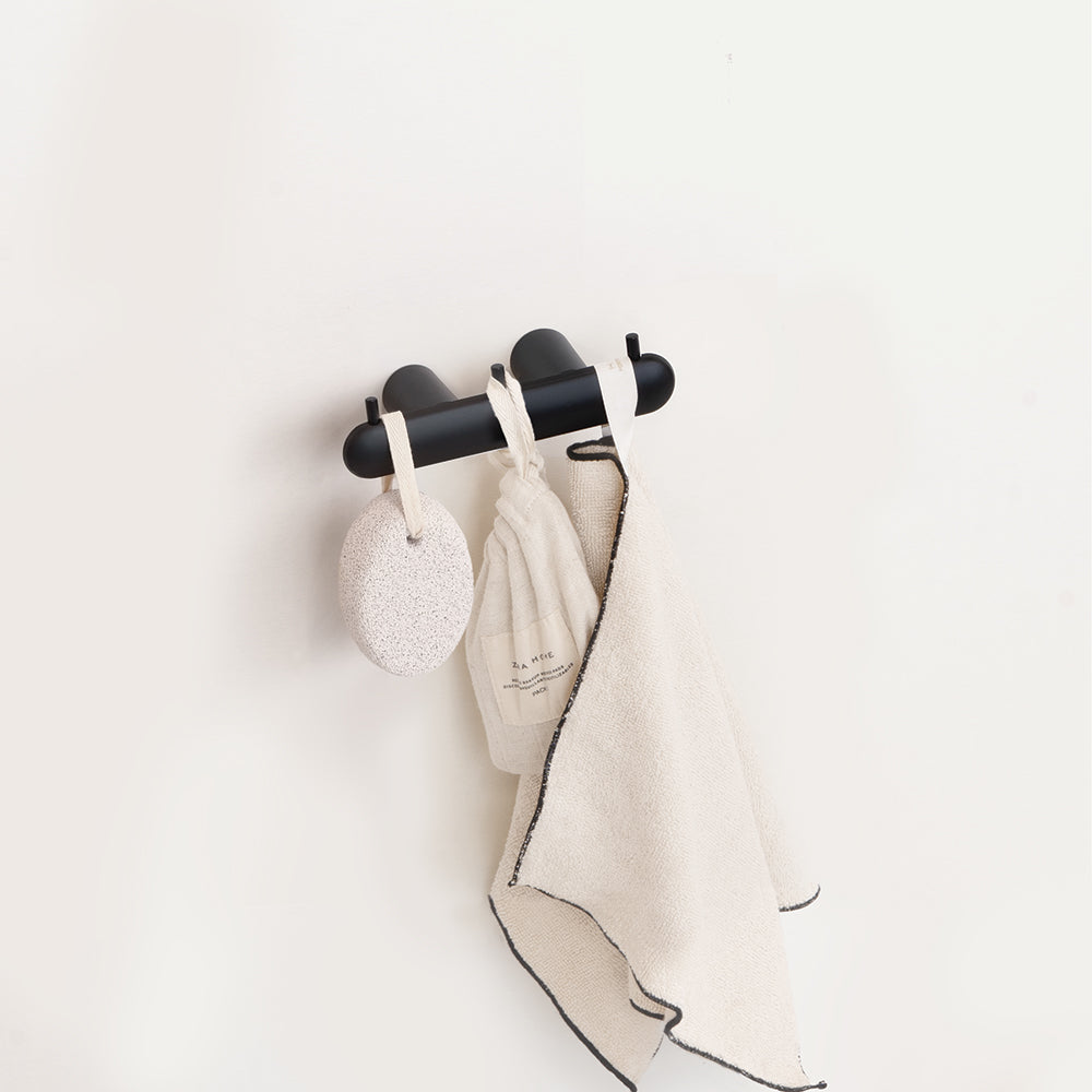 Three-Hook Hanger – Corona – Matt Black