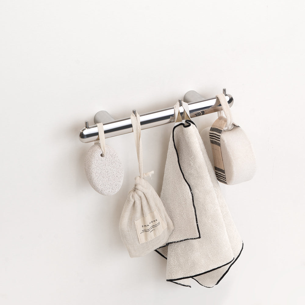 Four-Hook Hanger – Corona – Matt Black