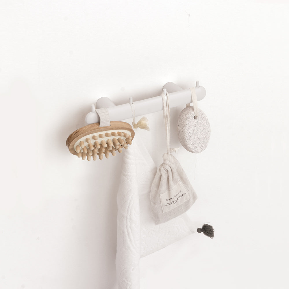 Four-Hook Hanger – Corona – Matt White