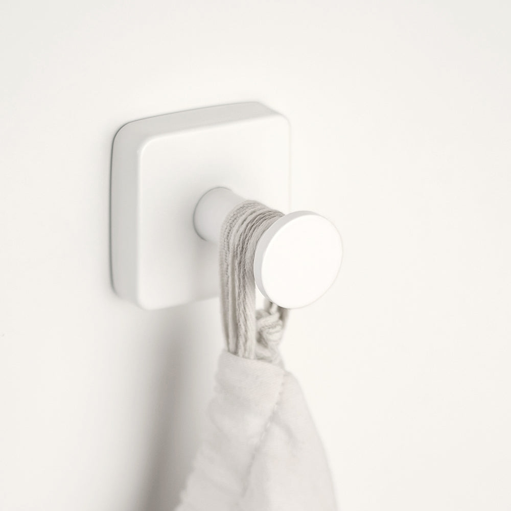 Hook – QUATTRO – Matt White — interior view