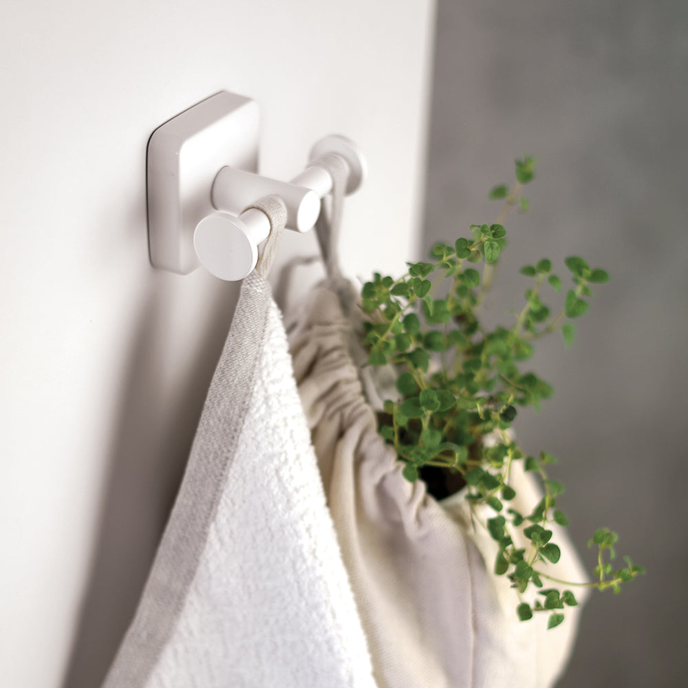 Two-Hook Hanger – QUATTRO – Matt White — interior view