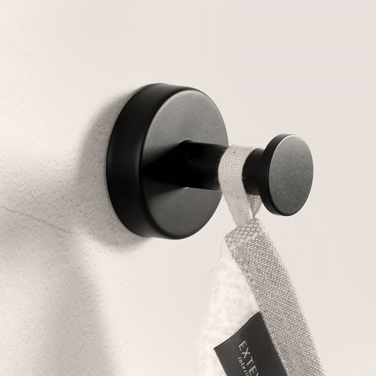 Single Hook – UNO – Matt Black — interior view