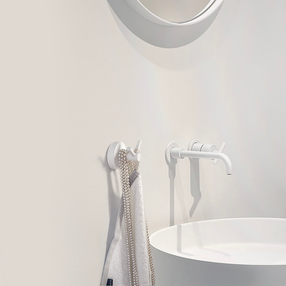 Double Hook – UNO – Matt White — interior view